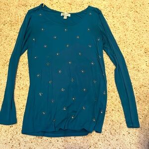 Soft floaty, decorative women’s top